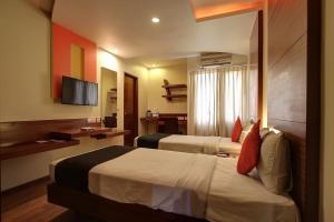 Collection O Sri Sai Palace