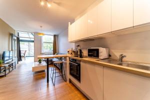 LHolden - 2 beds - Terrace - Wifi - Tram