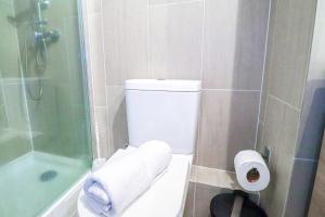 HOM I 1D1B, WiFi, Full equipado, calefactor eléctrico, Cerca al Lago