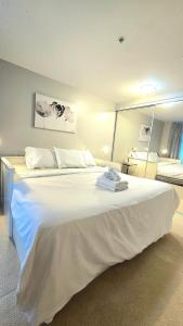 Bright 2BR Close to Seabus, and Lower Lonsdale