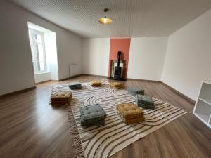 Grande maison 20 min plage, 14 personnes, 5 SDB, literie grand confort