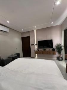 استديو فاخر خلف الياسمين مول