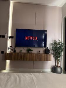 استديو فاخر خلف الياسمين مول