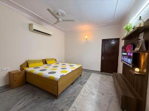 Comfort Stay near CyberHub - 300 Mbps WiFi - 1BHK