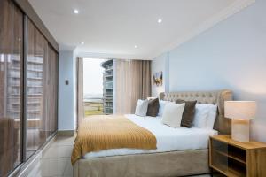 Gorgeous Three Bedroom 501 Sea Facing Gem