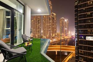 Mahogany 19 - 2BR 6PAX - Infinity Pool Stylish Flat