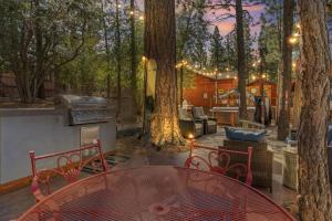 Story Time Hot Tub Game Room EV Charger Back Up Generator Mountain Luxury