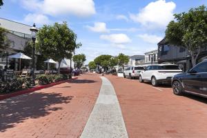 Steps to Lido Village and the Marina Heart of Lido Island 2 Car Garage