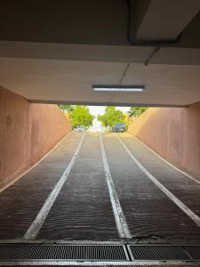 Garden level & pool, cozy apartment queen size bed