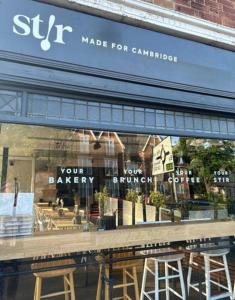 1Bed Central Apt With Parking