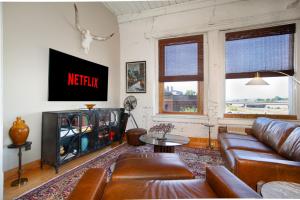 Urban Haven Loft Near Market Square