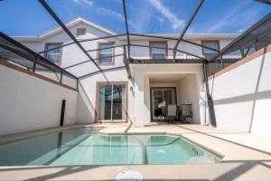 Four Bedroom Home With Pool