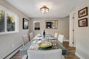 Cabin by North Clear Creek. Private Hot Tub. Pets