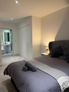 Luxury 2 Bedroom 2 Bathroom Apartment by ExCeL & The 02, London