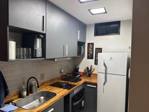 Apartamento charmoso de quarto e sala em Copacabana