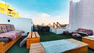 Hostalio Pyramid View