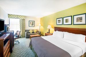 Holiday Inn Roanoke-Tanglewood-Rt 419&I581 by IHG
