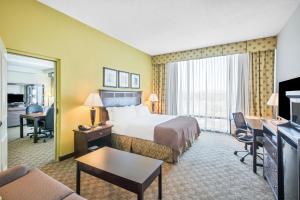 Holiday Inn Roanoke-Tanglewood-Rt 419&I581 by IHG
