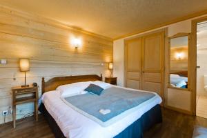 Hotels Hotel La Montagne : Chambre Double Économique