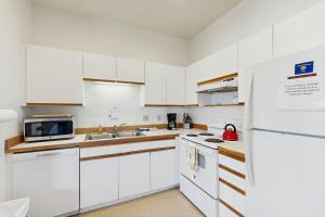 Beach Loop Condo #2 - South Unit