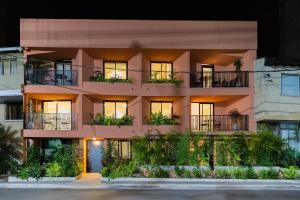 201 Stylish Retreat in Laureles Area Terrace AC