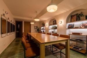 201 Stylish Retreat in Laureles Area Terrace AC