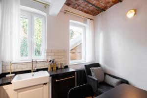 Cozy Flat with Balcony Near Istiklal Avenue