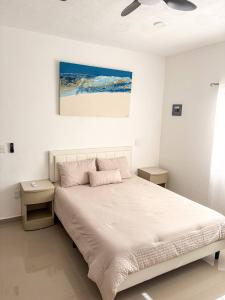 Cozy 2BR Retreat Near Beaches & City Center