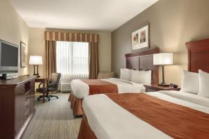 Standard Queen Room with Two Queen Beds - Non Smoking room in Country Inn & Suites by Radisson Tampa Casino Fairgrounds FL