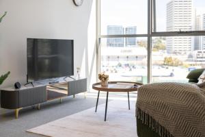 Central Woden Stay, Near Hospital, CIT, Pool