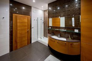 Heart of Prague Stylish 3BR Apartment