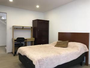 Residencia Centro Expositor-Feria-Centro-Los Fuertes