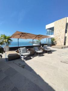 Departamento a pie de Playa, en Zona DORADA, Mazatlan