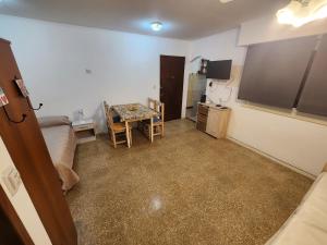 Departamento 1 amb plaza Colon