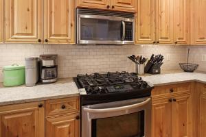 Sunny Days 30 Day Minimum home