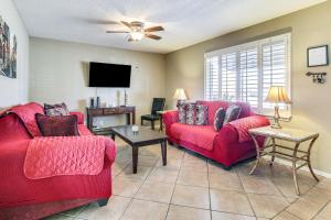 Family-Friendly El Paso Home Near Parks and Malls!