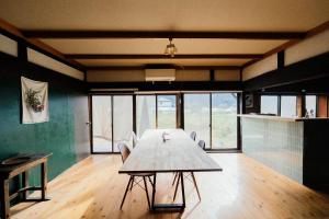 hinatabocco guesthouse kominka Twin room bed