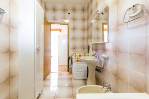 Apartments by the sea Seget Vranjica, Trogir - 18487