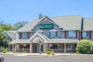 Quality Inn & Suites East Troy I-43 - East Troy