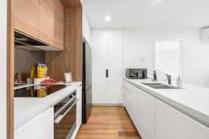 Central Turner 2BR w Gym, Parking, Close to ANU