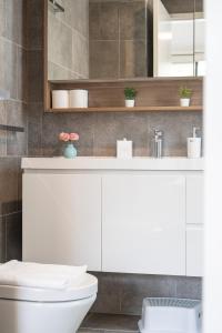 Central Turner 2BR w Gym, Parking, Close to ANU