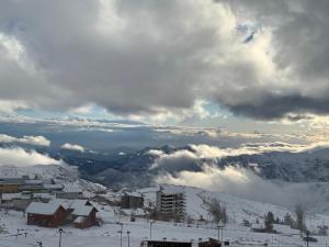 El Colorado 6 Pax Ski In Ski Out