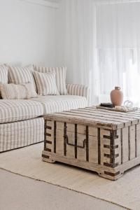 Island Villa Boho-Coastal Escape by the Waterfront