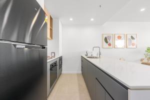 Cozy Woden Stay, Hospital, Mall, Pool, Parking