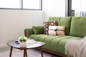 Cozy Woden Stay, Hospital, Mall, Pool, Parking