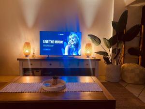 Sunny Private Oasis Stroll to Noosa Main Beach