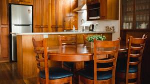 Riverfront Retreat Sussex House Park