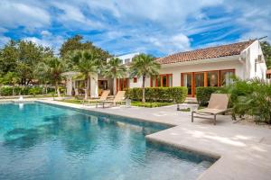 Villa Toscana Tamarindo- Elegant villa
