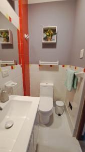 Estudio Funcional con Cama Queen, Cocina y Terraza