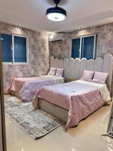 Modern villa with pool andcomforts